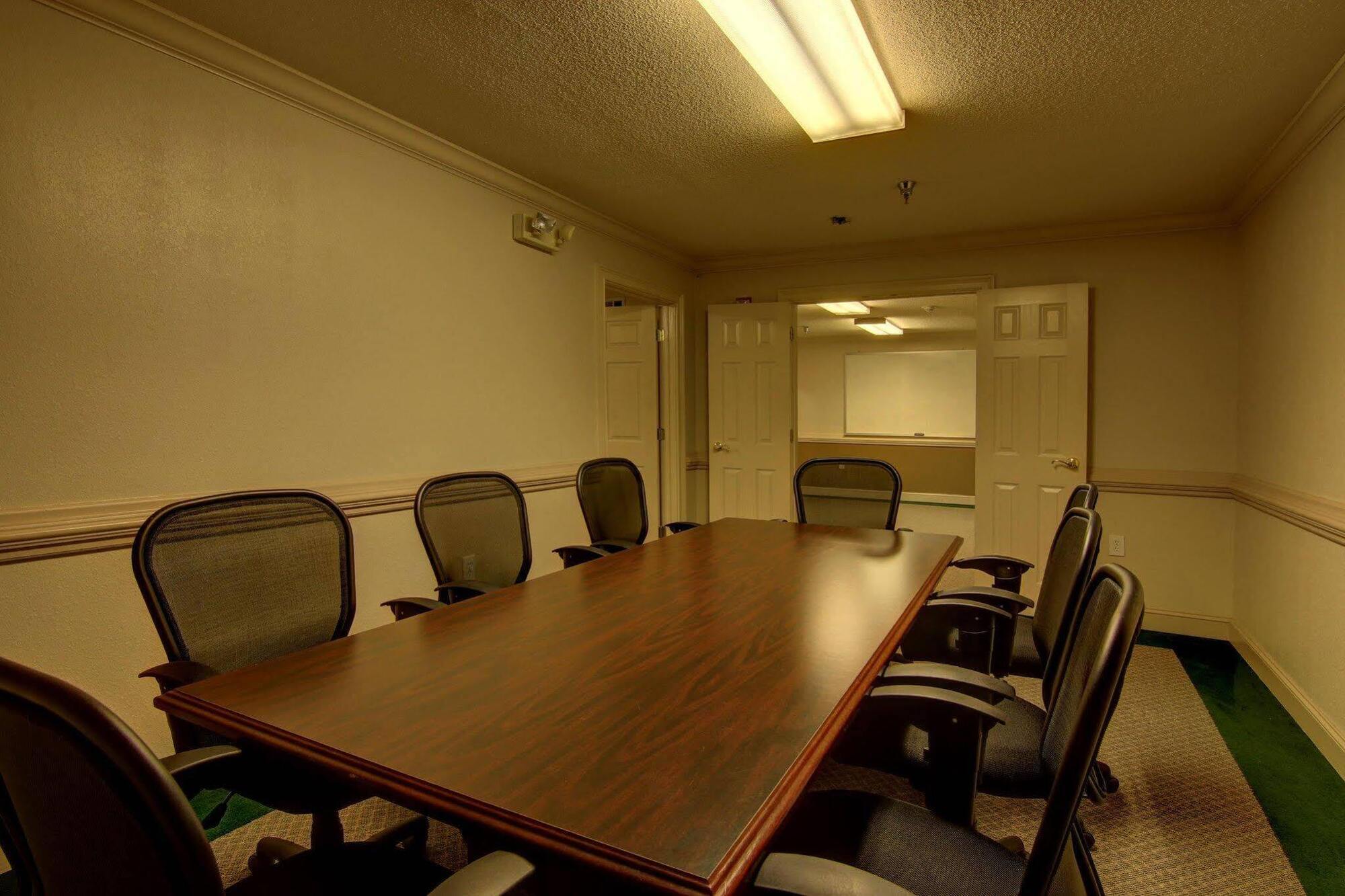 Intown Suites Extended Stay Marietta Ga - Town Center كينيساو المظهر الخارجي الصورة