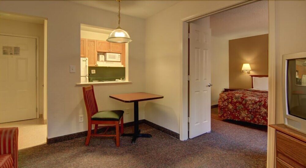 Intown Suites Extended Stay Marietta Ga - Town Center كينيساو المظهر الخارجي الصورة